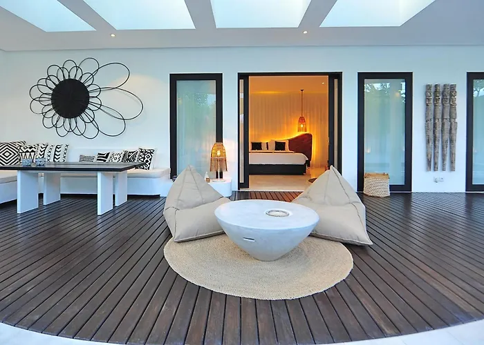 Villa Zensa @ The *